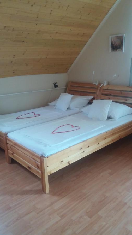 Vakacio Apartman Balatonalmadi Exterior photo